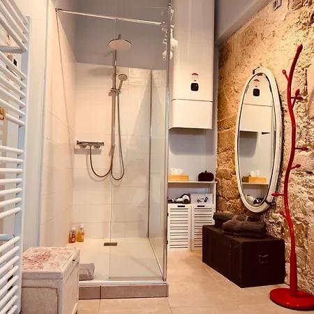 L'apothicaire, Centre Historique, Climatisation, Fibre, Ess, Rez-de-chaussee, Bedinshop Апартаменты Роман-сюр-Изер